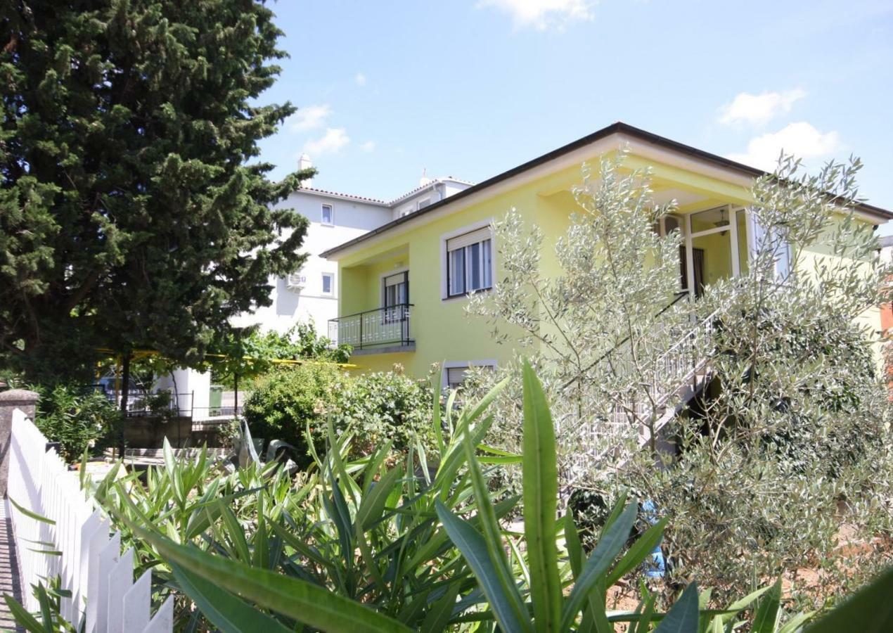 Two Bedroom Apartment, Nice Neighborhood, Free Parking, Wifi Πούλα Εξωτερικό φωτογραφία